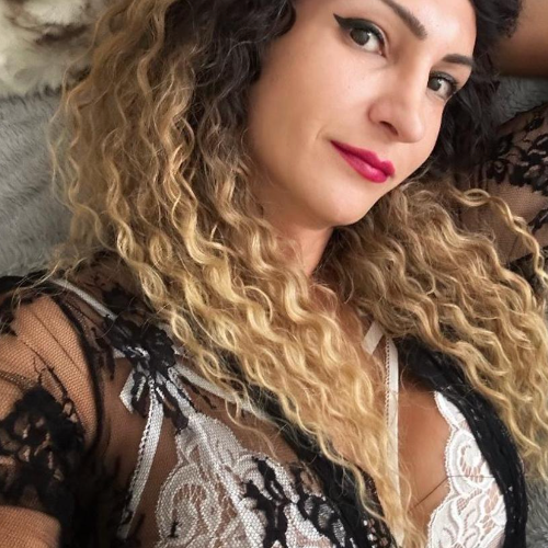 Deniz - a Trans Escort in Glasgow