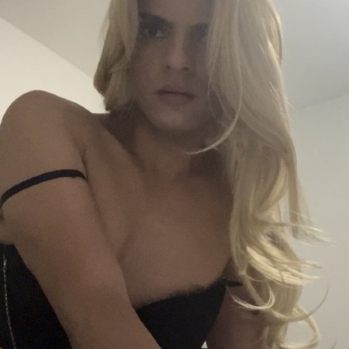 Bella - a Trans Escort in Nottingham
