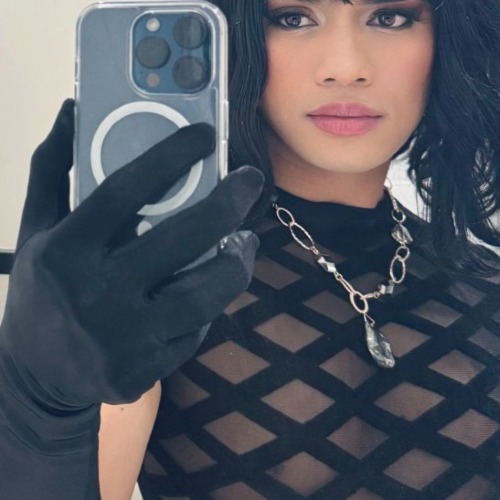 Yurie  - a Trans Escort in City of London