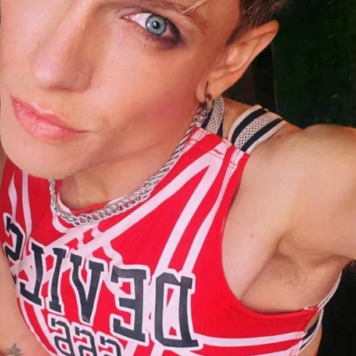 hung vers - a Trans Escort in City of London
