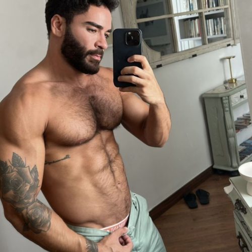 Cosa - a Male Escort in 