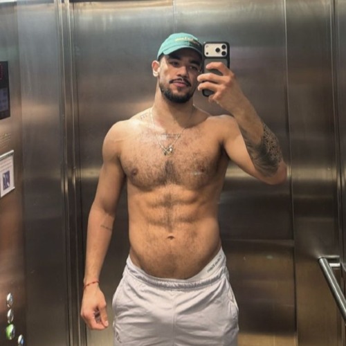 Caruzo - a Male Escort in Chelsea
