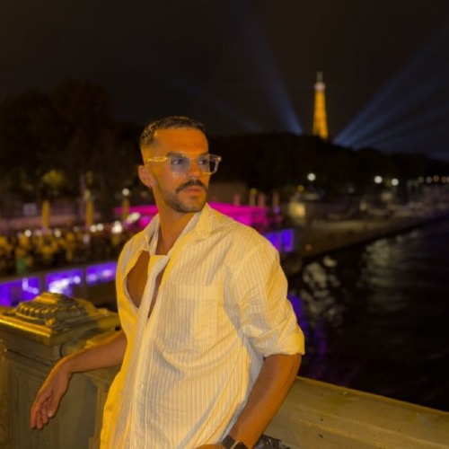 Apollonguy - a Male Escort in Berkshire