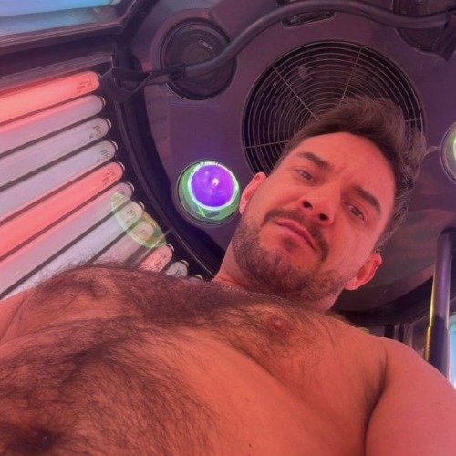 Jarvoo - a Male Escort in Reading