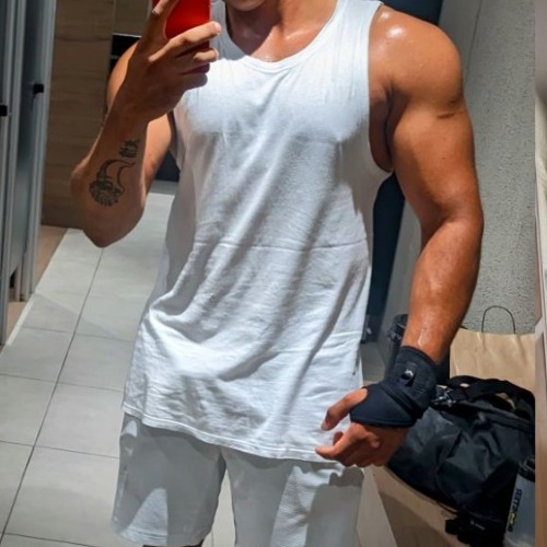 Aleff_XXX - a Male Escort in Cornwall