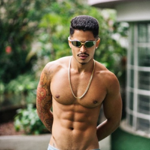 Diego_XLatin - a Male Escort in South Yorkshire