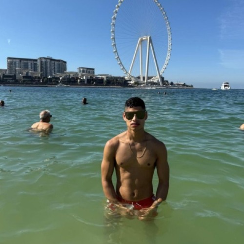 SANTIAGO_TOPHUGE - a Male Escort in Sheffield