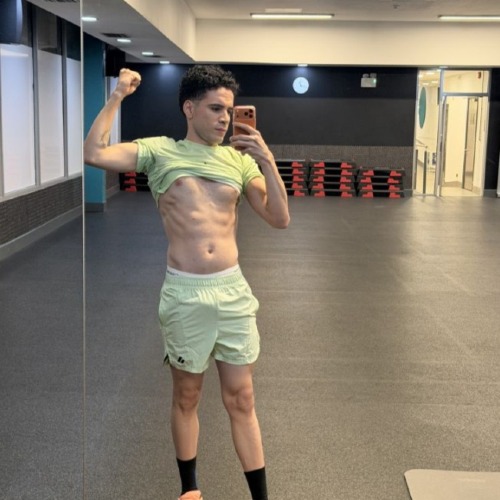 Marlon_XL - a Male Escort in Birmingham
