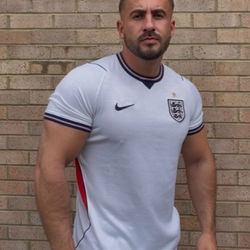 StraightStevo - a Male Escort in Birmingham