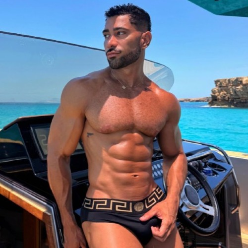 Bryan_vip - a Male Escort in Northamptonshire