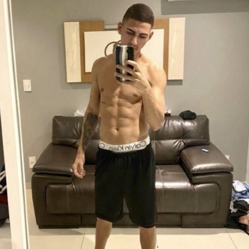 DerickXL - a Male Escort in Worcestershire