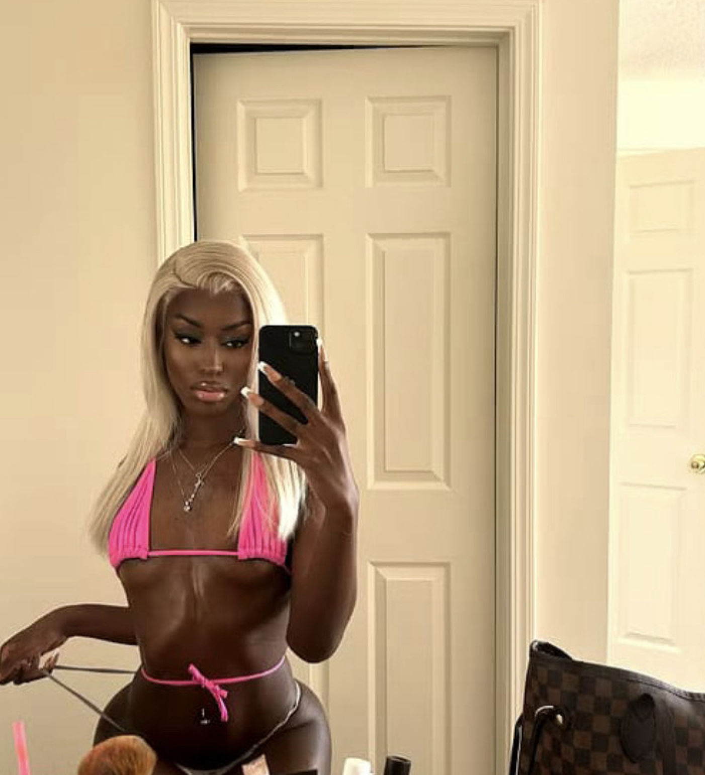 Barbs - a Trans Escort in Glasgow