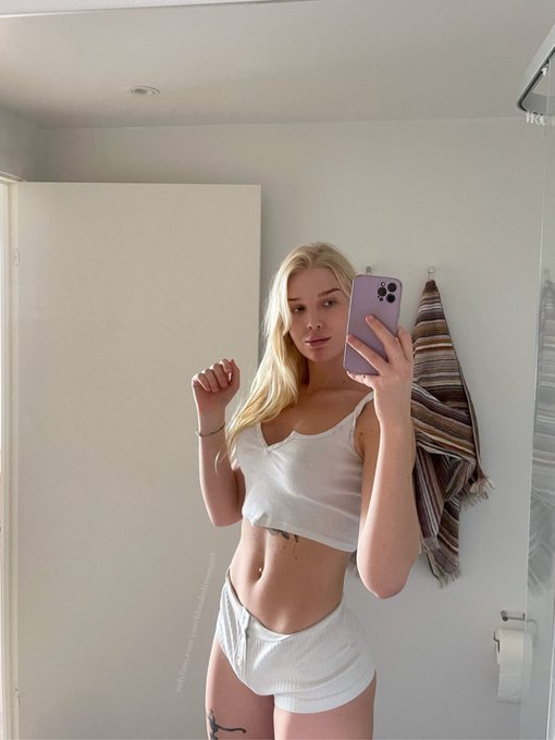 Olivia Lara 's avatar