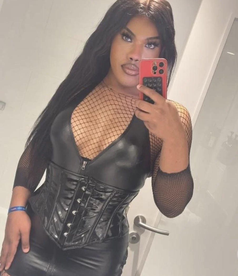 TS KYLIE - a Trans Escort in Glasgow