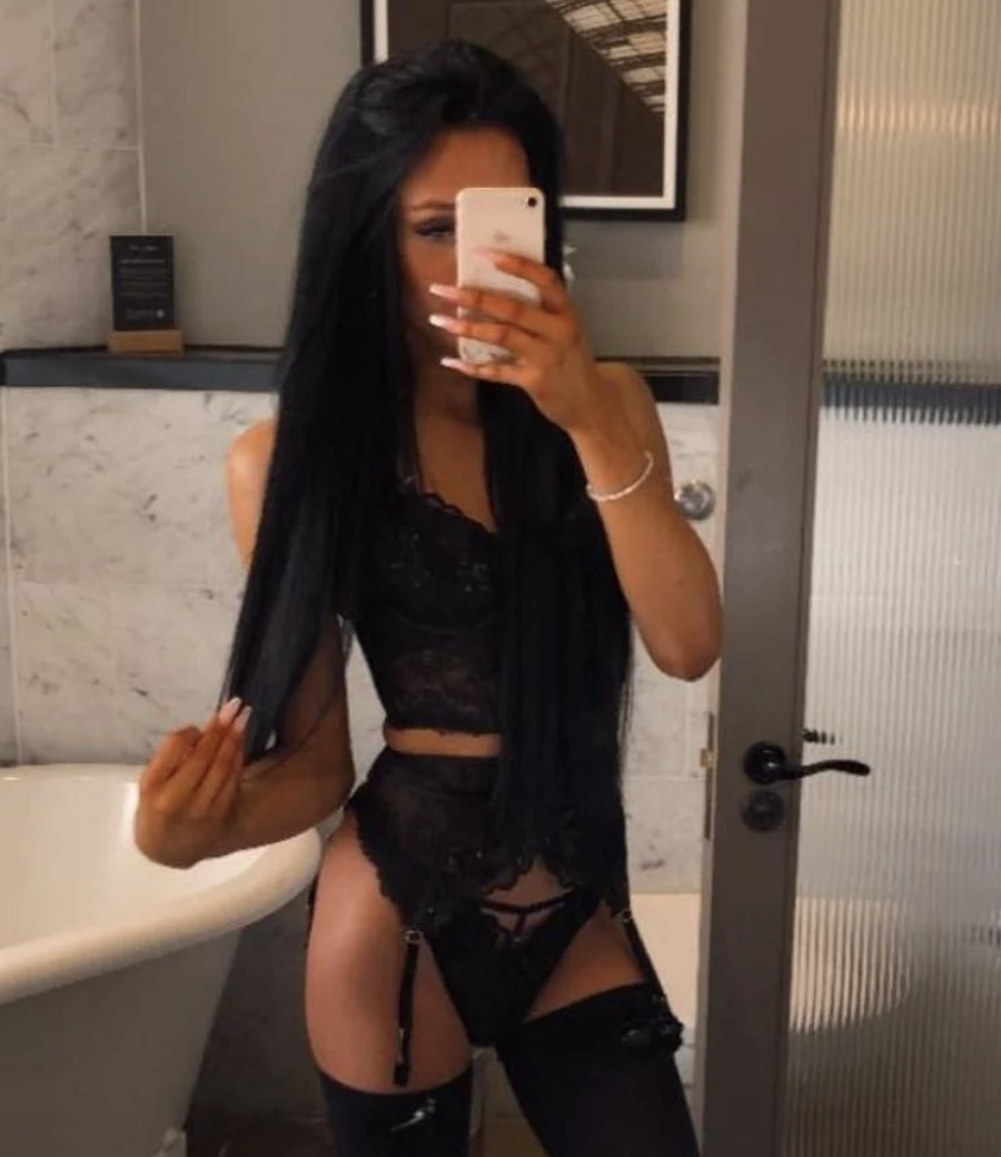 ELLIE - a Trans Escort in Glasgow