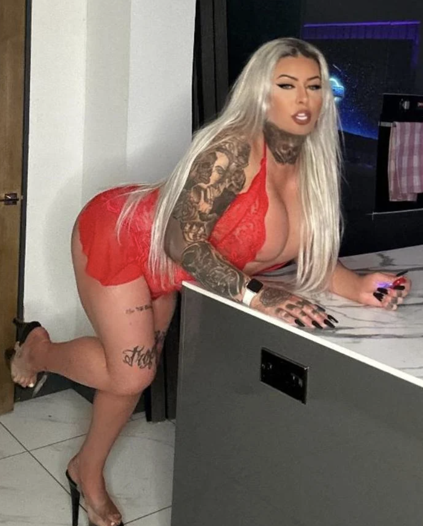 TS SLUT - a Trans Escort in Glasgow