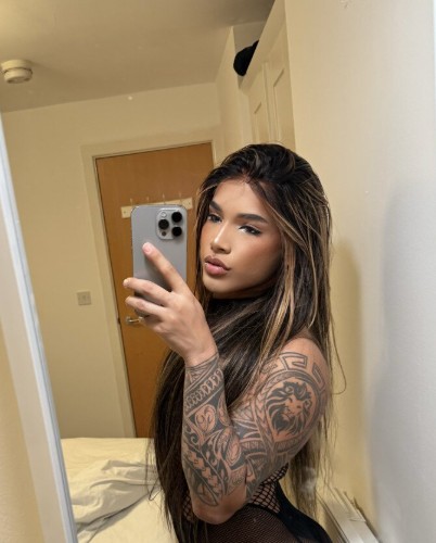 Chloe - a Trans Escort in Luton