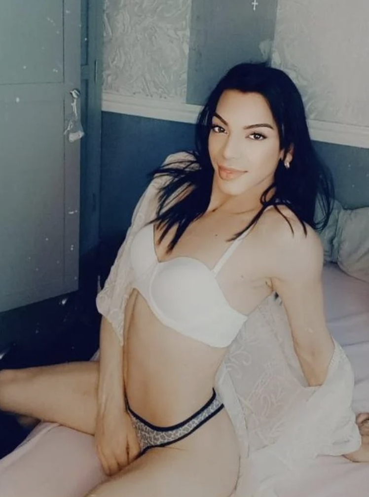 Barbi 21 - a Trans Escort in Manchester
