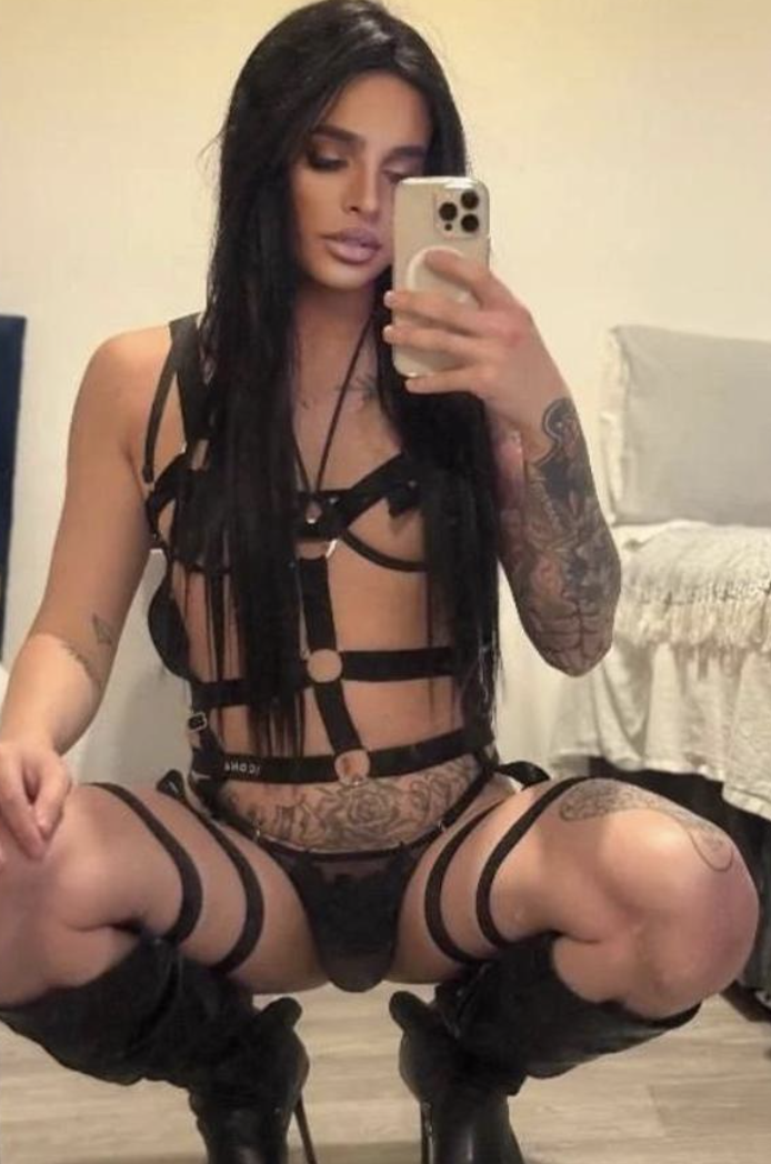 Cumatra - a Trans Escort in Leeds