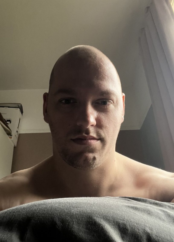 Pete  - a Male Escort in City of London