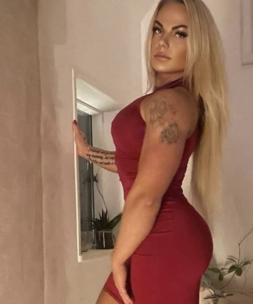 VIPCLASS - a Trans Escort in Hull