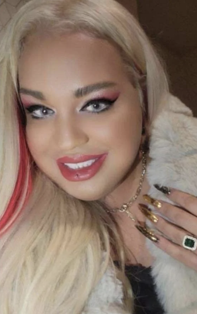 ADELLA - a Trans Escort in Stoke-on-Trent