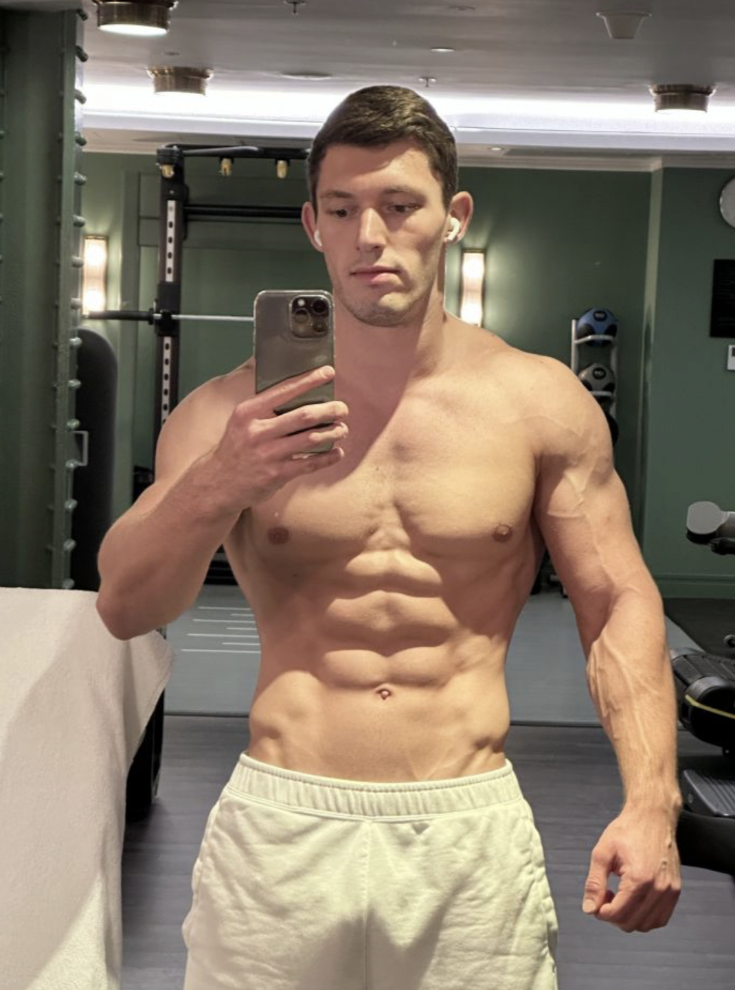 HotWrestlerMark - a Male Escort in Camden