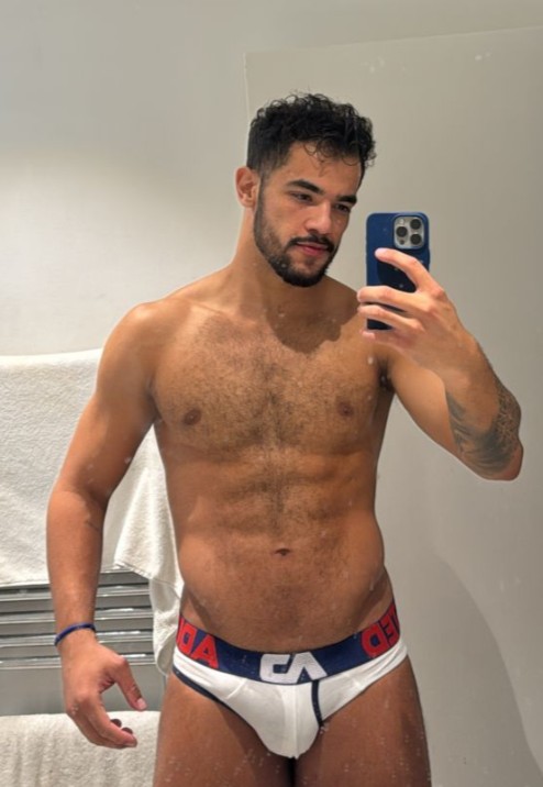 Caruzo - a Male Escort in Chelsea