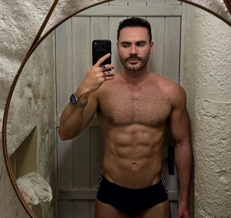 Pedro Conti - a Male Escort in Camden