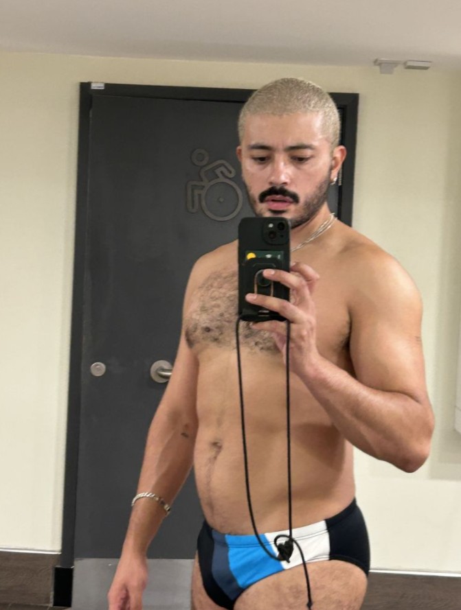 Rtd_mx - a Male Escort in Birmingham