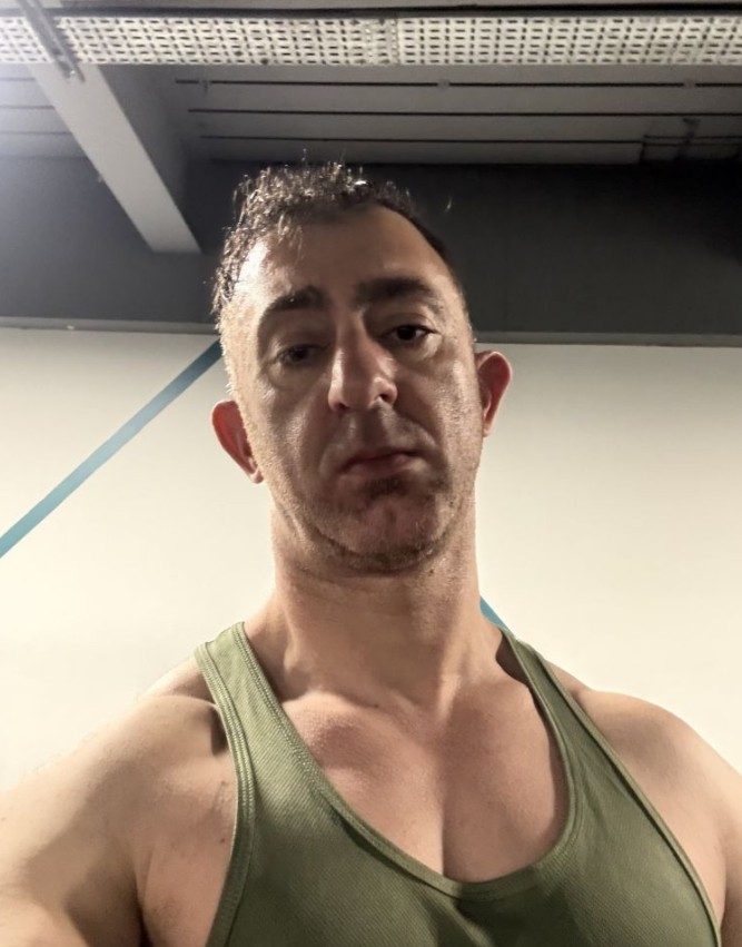 Hungversstud - a Male Escort in Birmingham