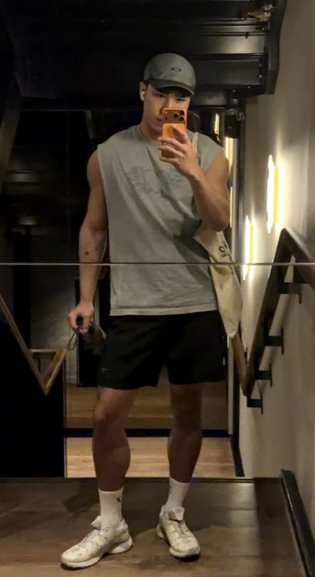 HAO_b - a Male Escort in Bedfordshire