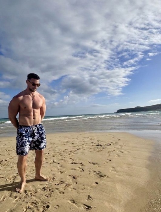 Raulxx - a Male Escort in Derbyshire