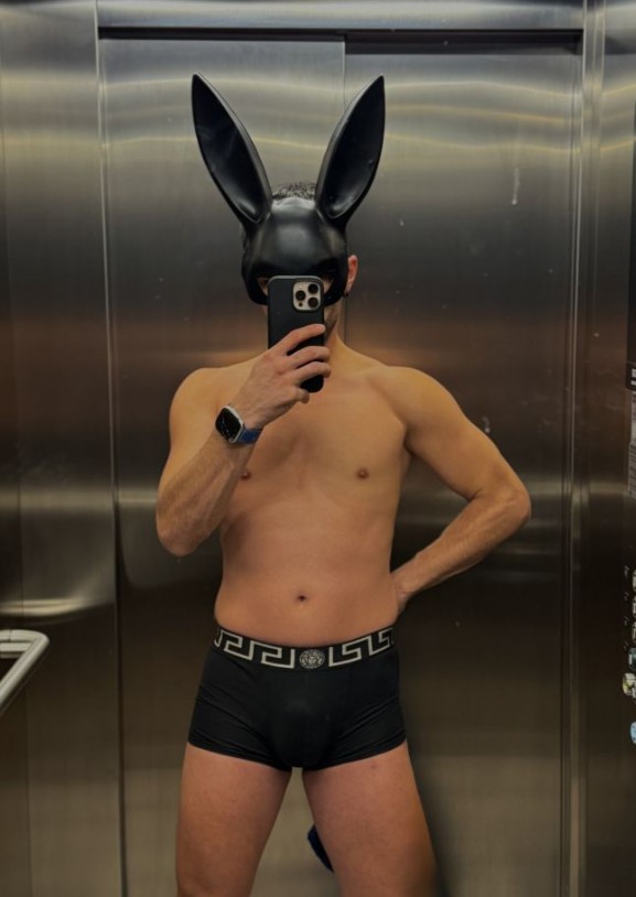 Apollonguy - a Male Escort in Berkshire