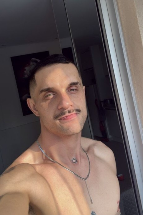 Caleb_b - a Male Escort in Darlington
