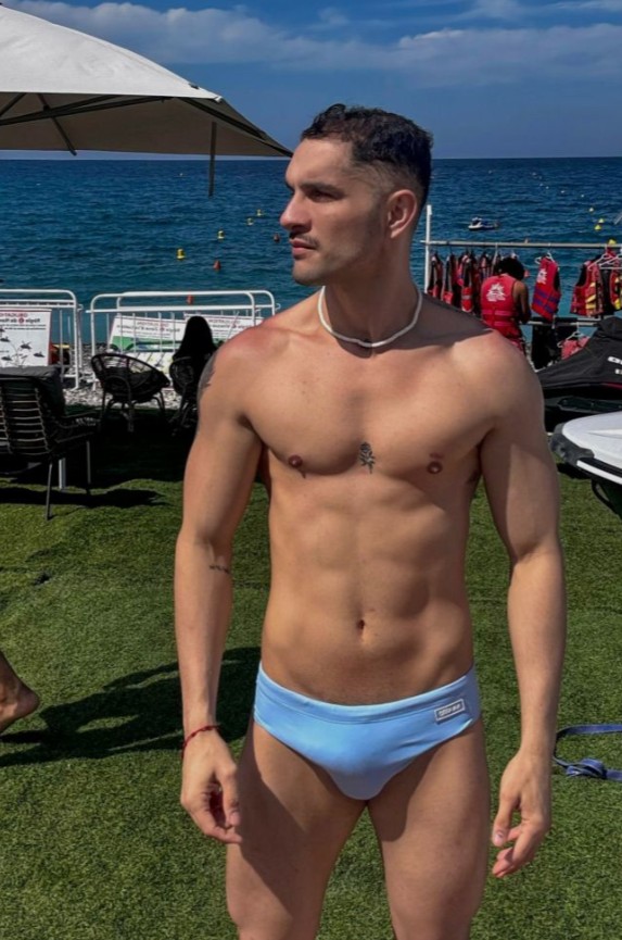 Caleb_b - a Male Escort in Darlington