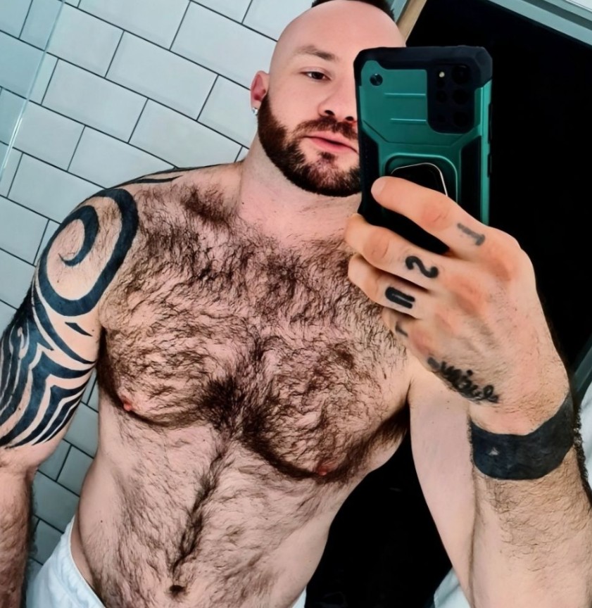 Justinkingxxx - a Male Escort in Birmingham