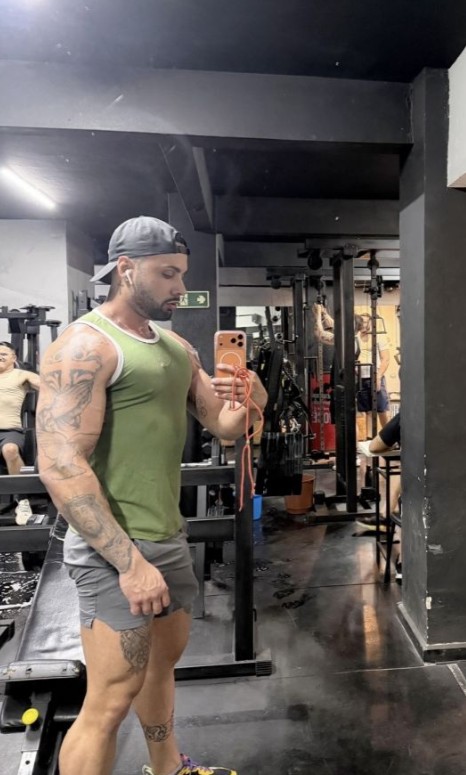 Lucas Rossi - a Male Escort in Sheffield