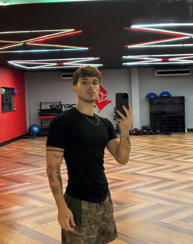 Pietro Twinklatin - a Male Escort in Bradford
