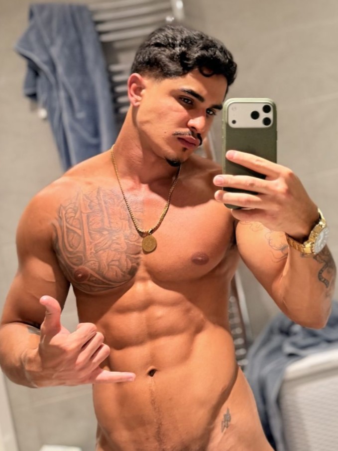 Diego_XLatin - a Male Escort in South Yorkshire