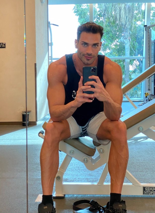 Bill_L - a Male Escort in Birmingham