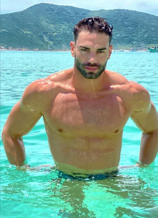 Bill_L - a Male Escort in Birmingham