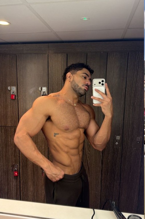 Bryan_vip - a Male Escort in Northamptonshire