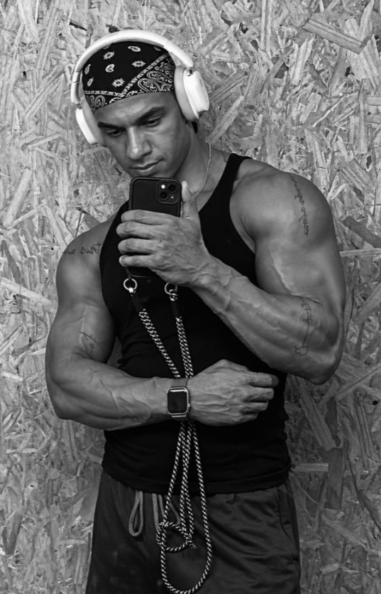 Viktor_Krum - a Male Escort in Birmingham