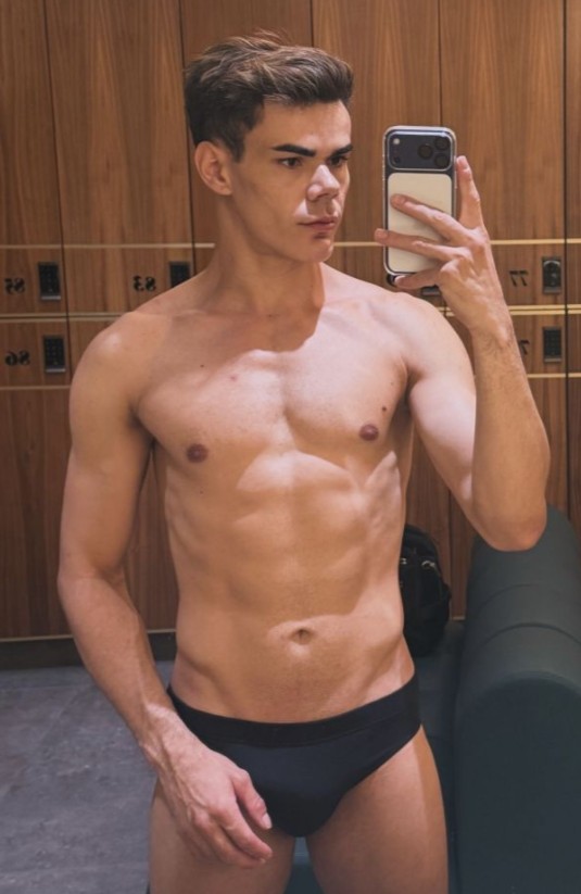 KevinAD - a Male Escort in Birmingham