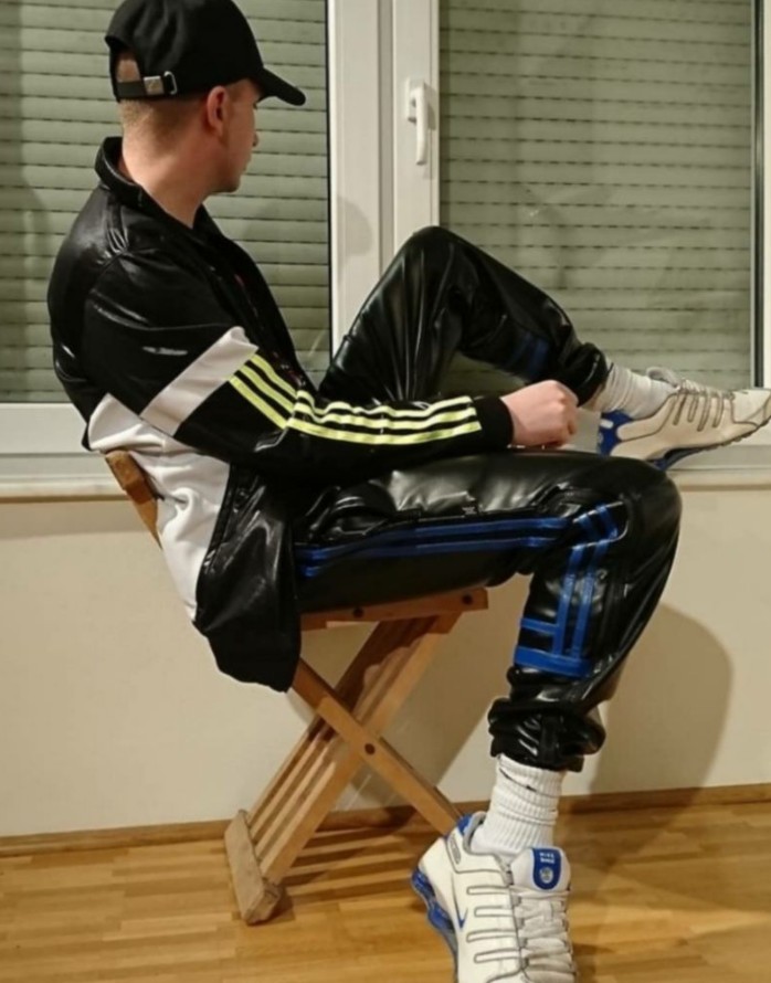 PIGxMASTERxBOY - a Male Escort in Newcastle