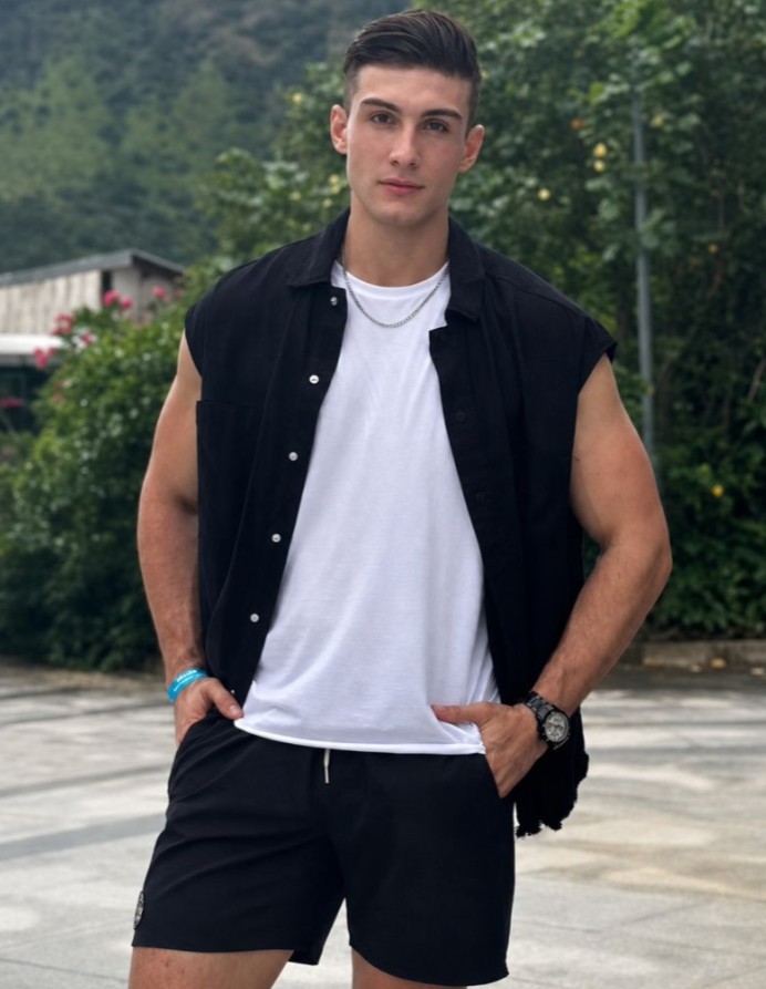 Leon_FellerXL - a Male Escort in Bedfordshire