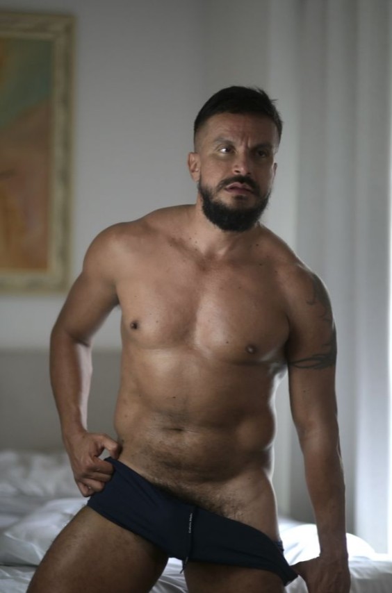 EduardoXLBra - a Male Escort in Birmingham